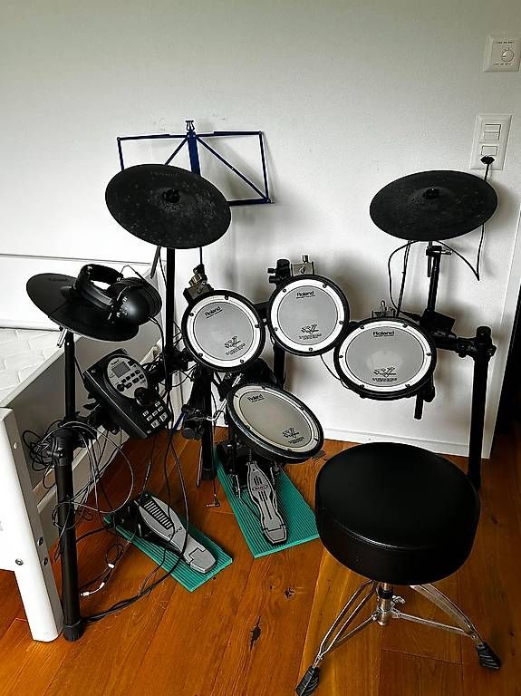 Musikinstrumente: Komplettes E-Drum Set von Roland – Gebraucht aus Ennetbürgen von gabsi12