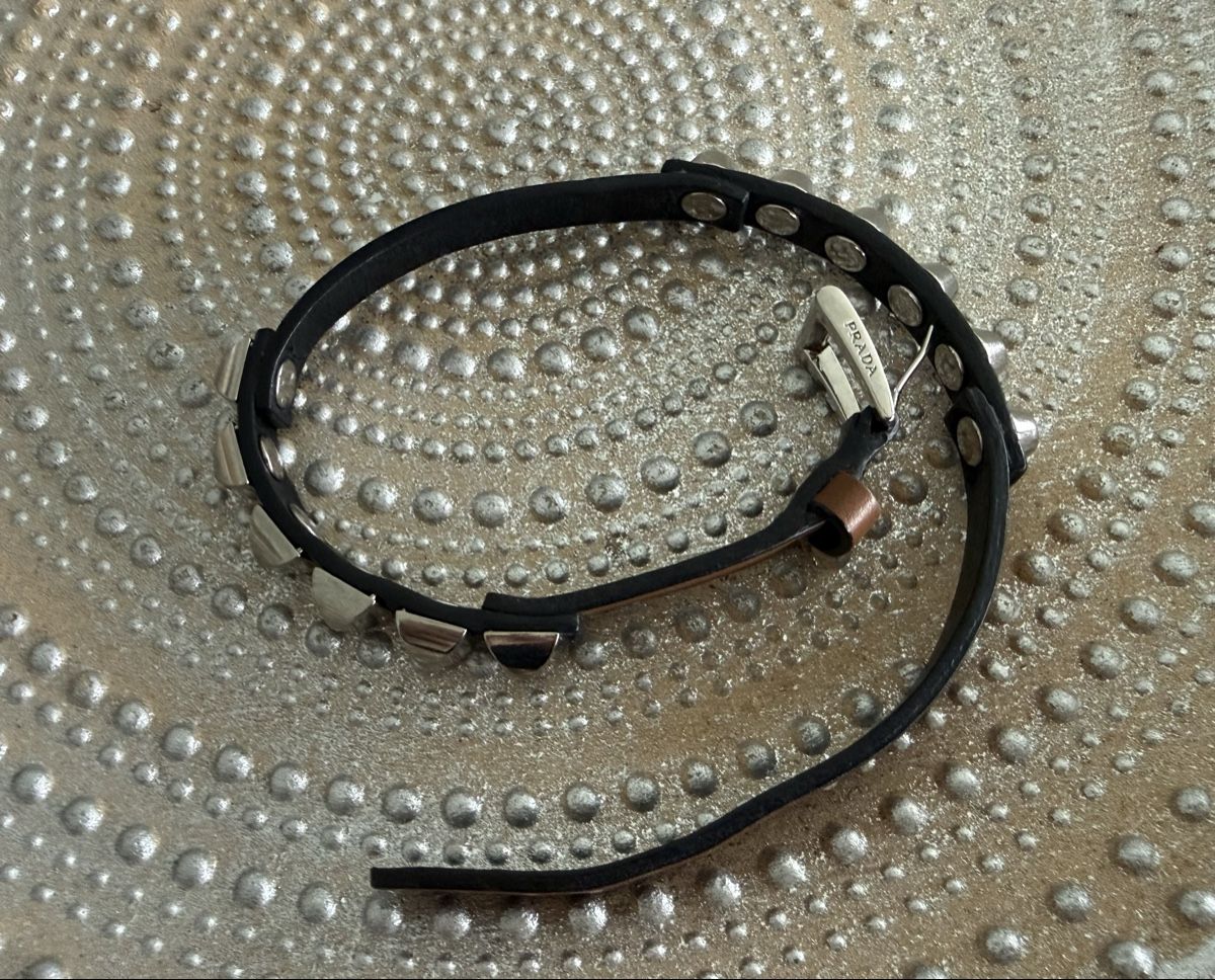 Prada Bracciali & Braccialetti: Prada Armband  – Nuovo (secondo la descrizione) da Davesco-Soragno venduto da tin_6xjv 3