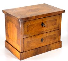 B0363 Antike klassizistische Modellkommode intarsiert ~1850