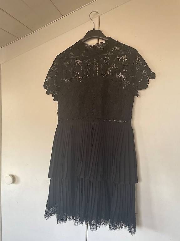 Robes: Robe cocktail noire mini  – D'occasion à Genève par ras_8b67