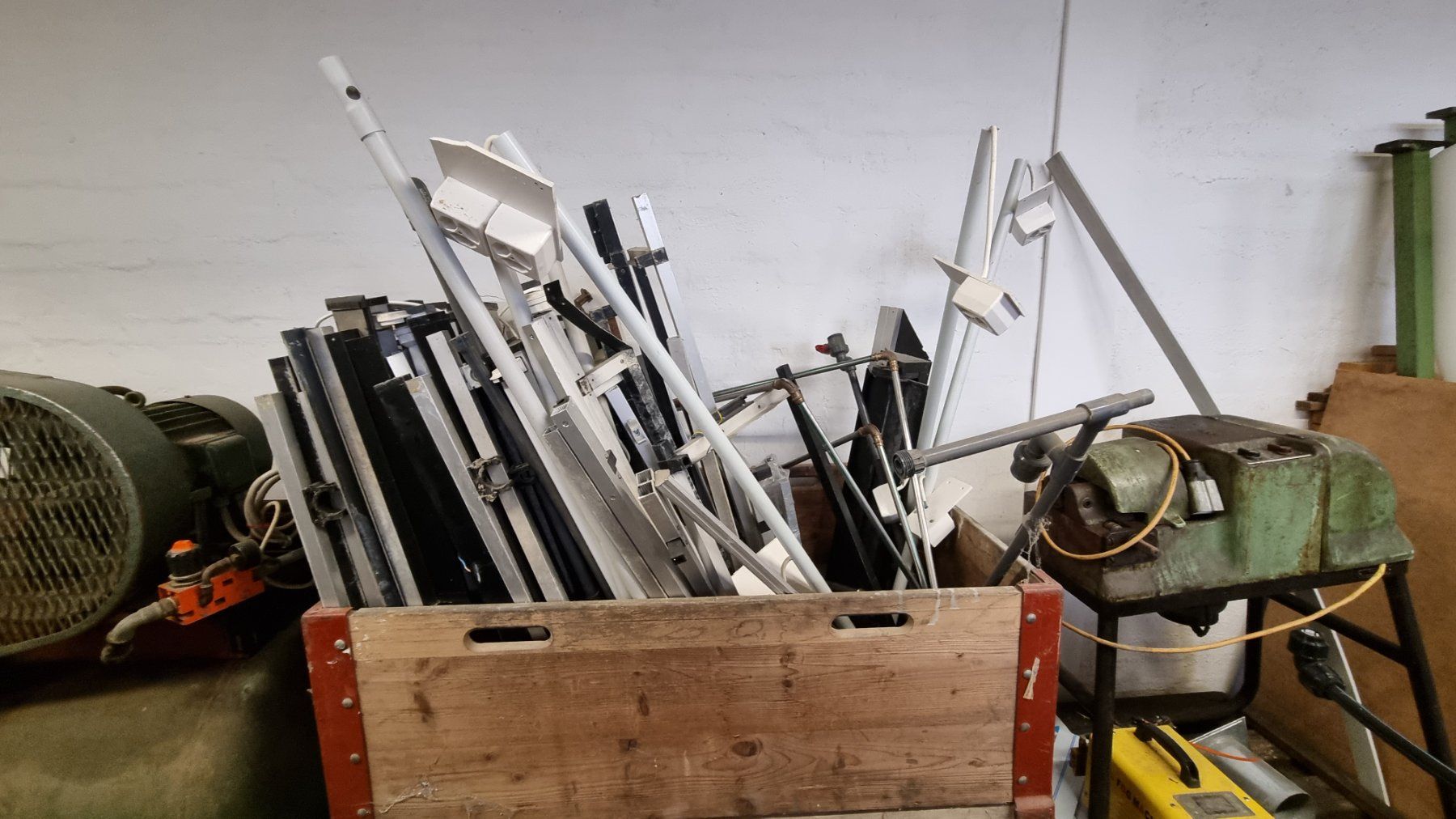 Scaffali: Aquarien- oder Terrarienregal auseinandergebaut – Usato da Oberentfelden venduto da Myri13 1