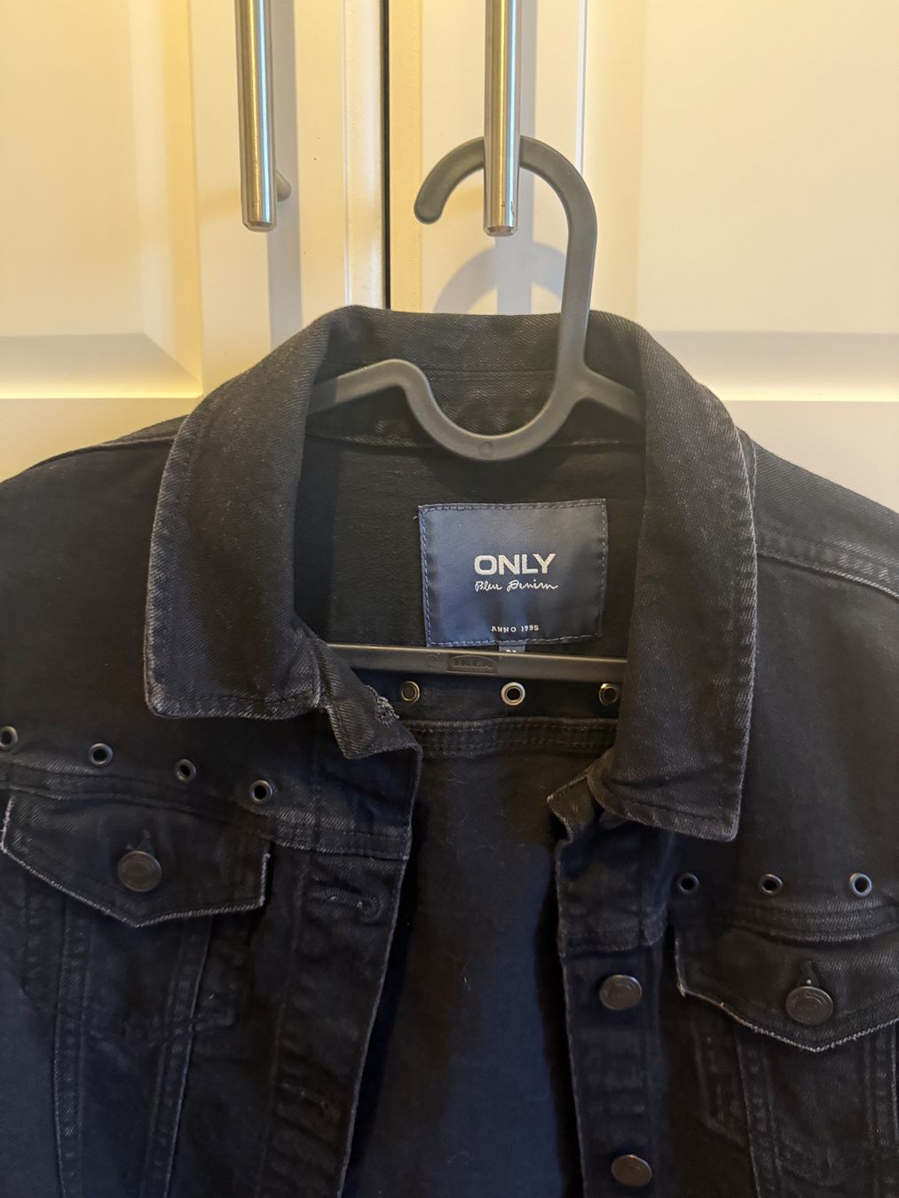 Giacche: ONLY SCHWARZE JEANSJACKE, GRÖSSE 36 – Nuovo (secondo la descrizione) da Bern venduto da epu_vp75 1