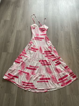 Sommerliches Maxikleid mit pinkem Muster, Grösse M