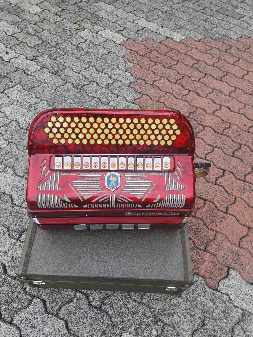 Strumenti musicali: accordéon chromatique 4 voix  – Usato da Pont-de-la-Morge venduto da Mirabelle0 5