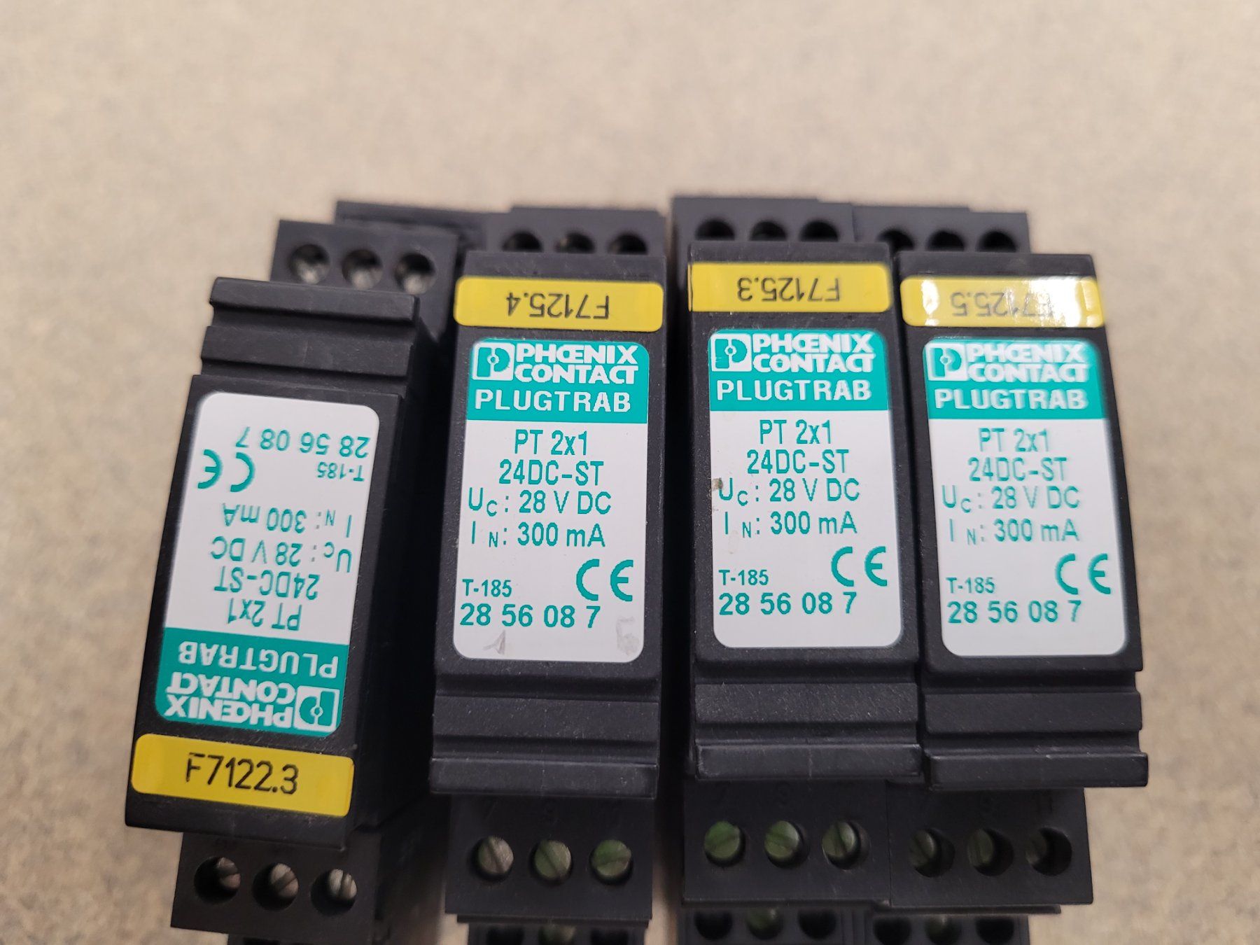 Phoenix Contact Elektronikbauteile: 4 Stück - 2856087 - Überspannungsschutzstecker, Phoenix – Gebraucht aus Vitznau von Night-Fire 6