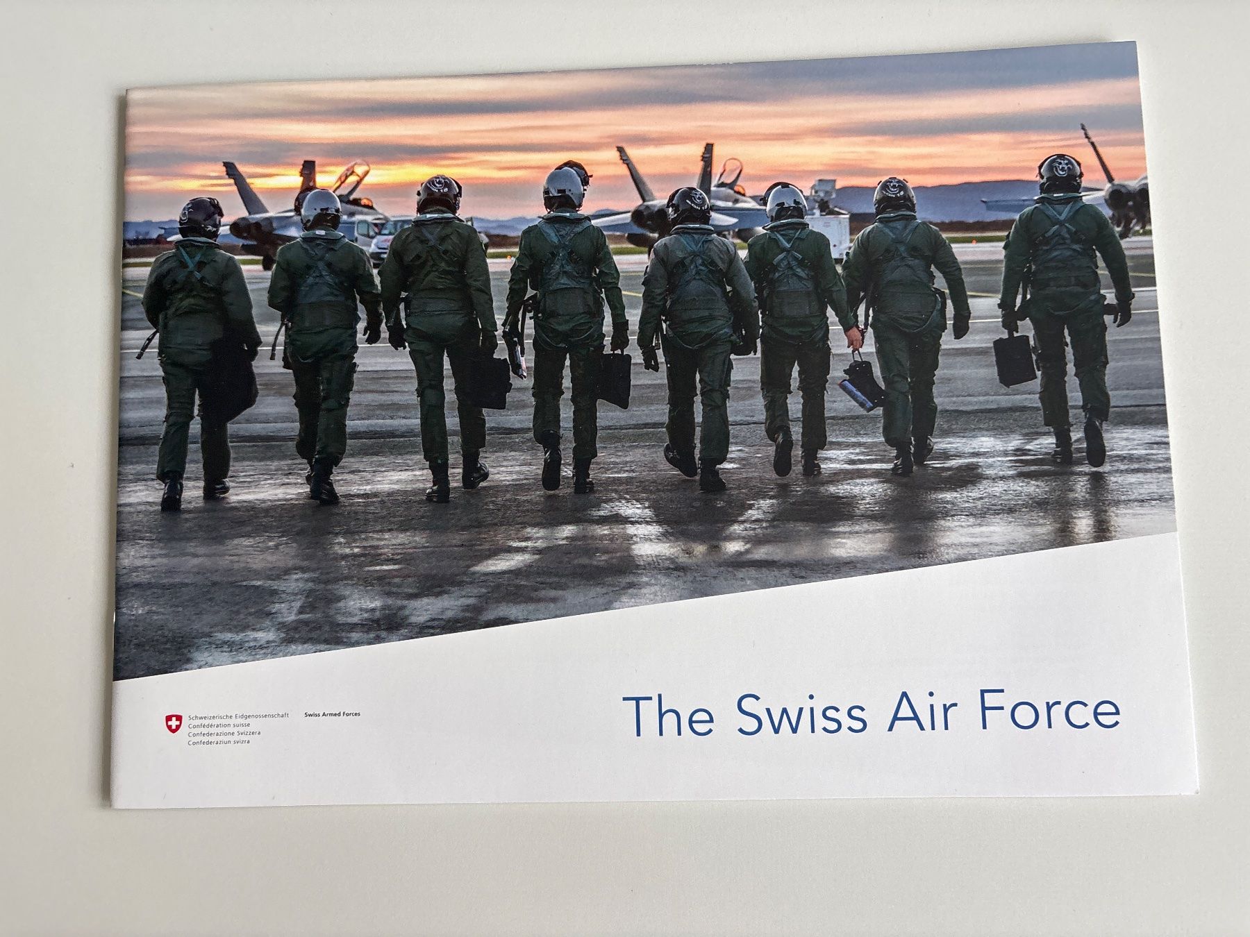 Riviste & Magazine: Schweizer Luftwaffe Brochüre  - Swiss Air Force  2021 – Nuovo e nell'imballaggio originale da Zürich venduto da b.fabio