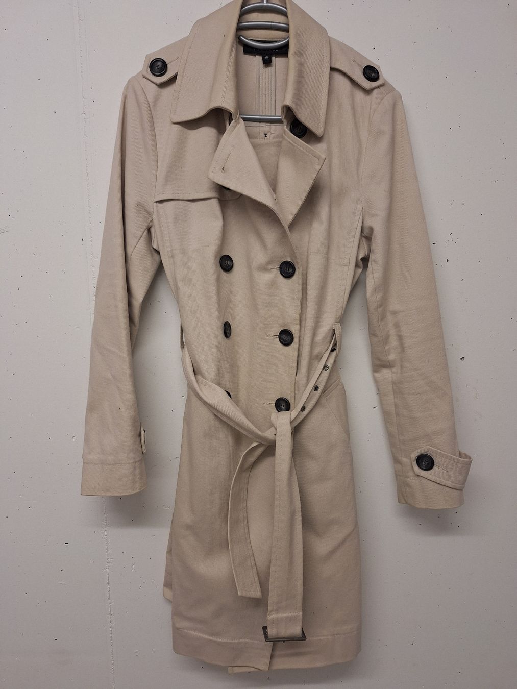 Mäntel: Klassischer Damen Trenchcoat, beige, Gr. 40 – Gebraucht aus Brittnau von Norge77