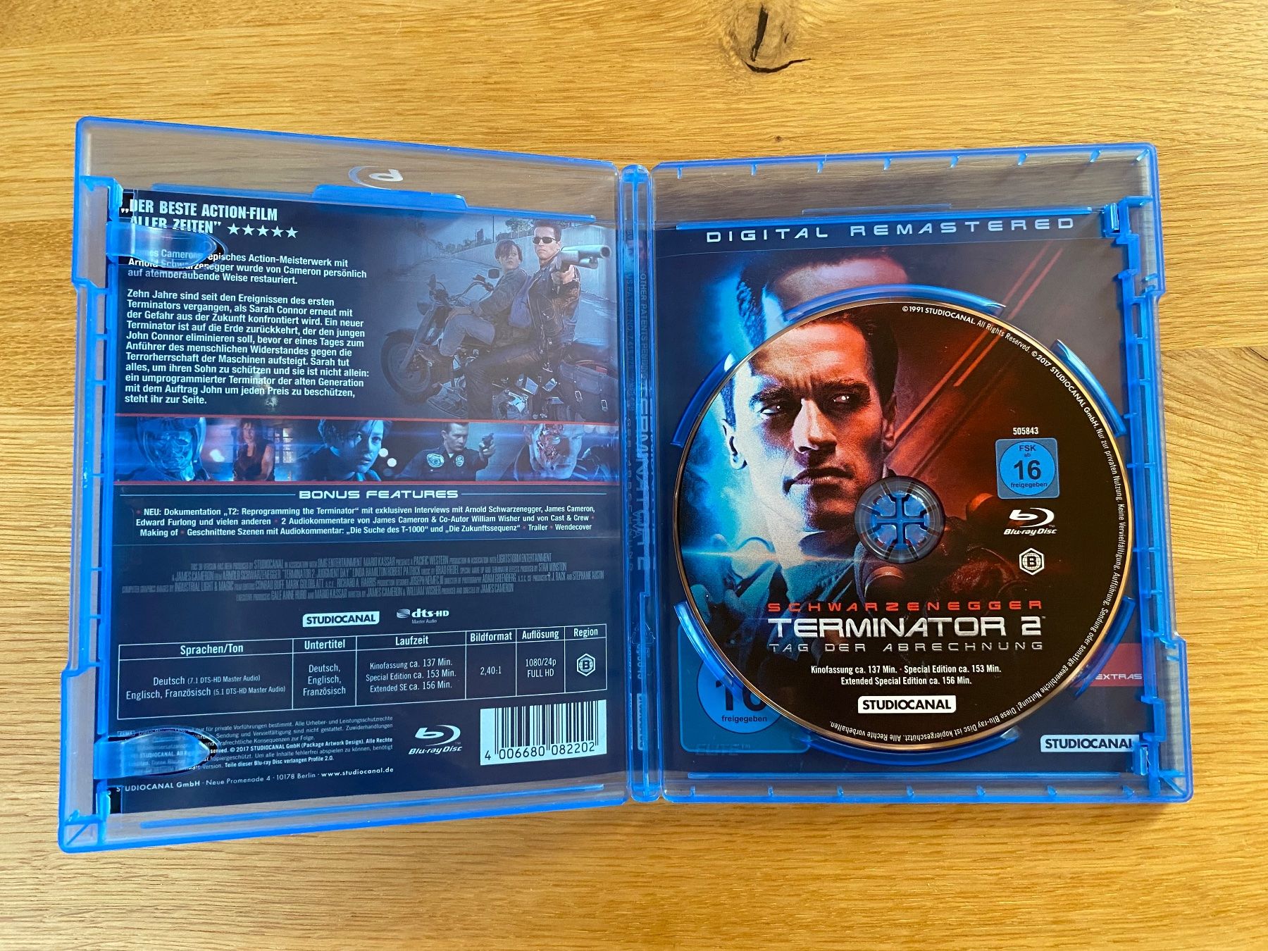 Tous les DVDs: Terminator / Terminator 2 / Predator Bluray – D'occasion à Herzogenbuchsee par Christen3 3