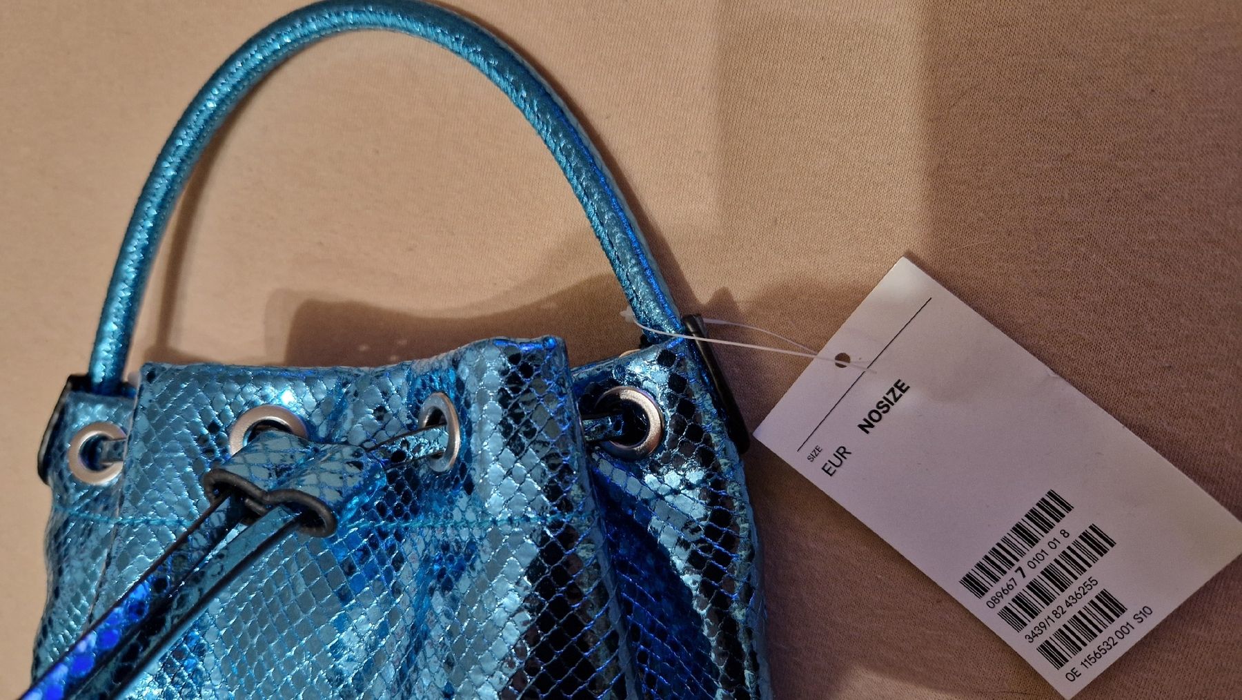 H&M Borse da donna: Kleines türkises Glitzer-Buckettäschli – Nuovo e nell'imballaggio originale da Oberengstringen venduto da Sheera7 1