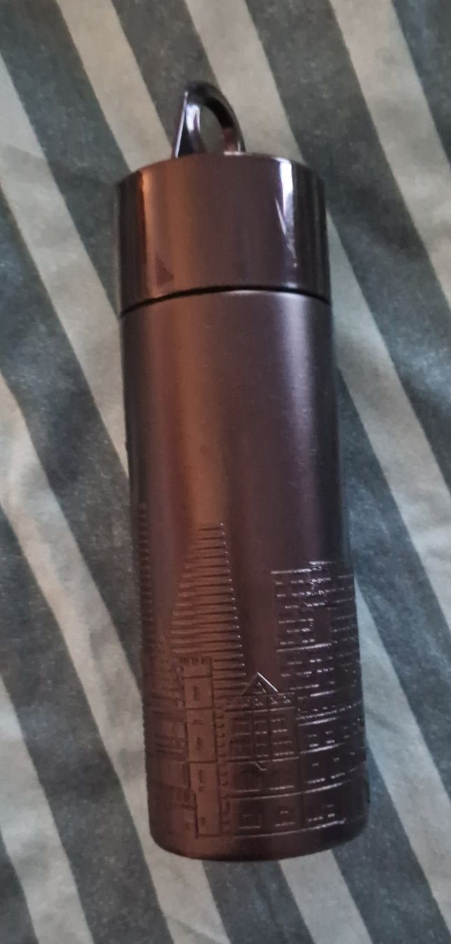 Borracce & Thermos: Flasche mit der Skyline von Basel – Nuovo (secondo la descrizione) da Itingen venduto da Claudia.E 1