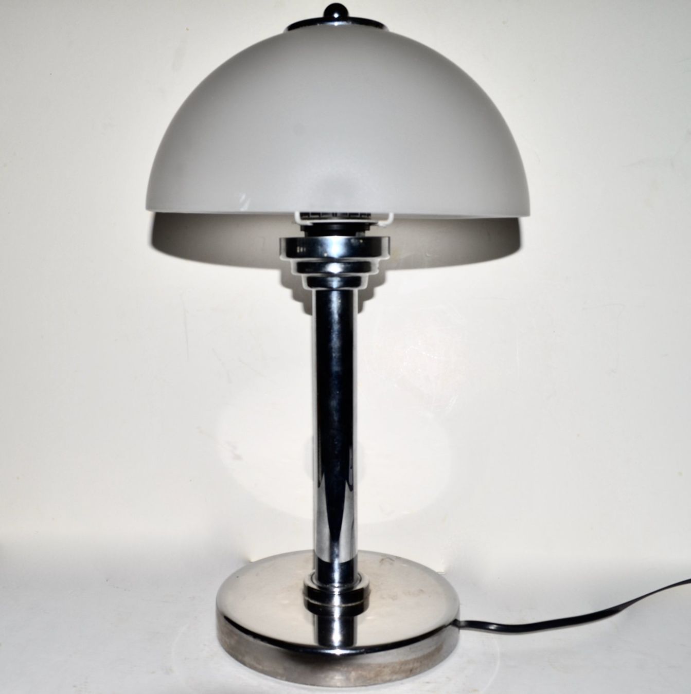 Lampade: Tischlampe. Chrom/Glas, 1991. – Usato da Meilen venduto da glenbeigh