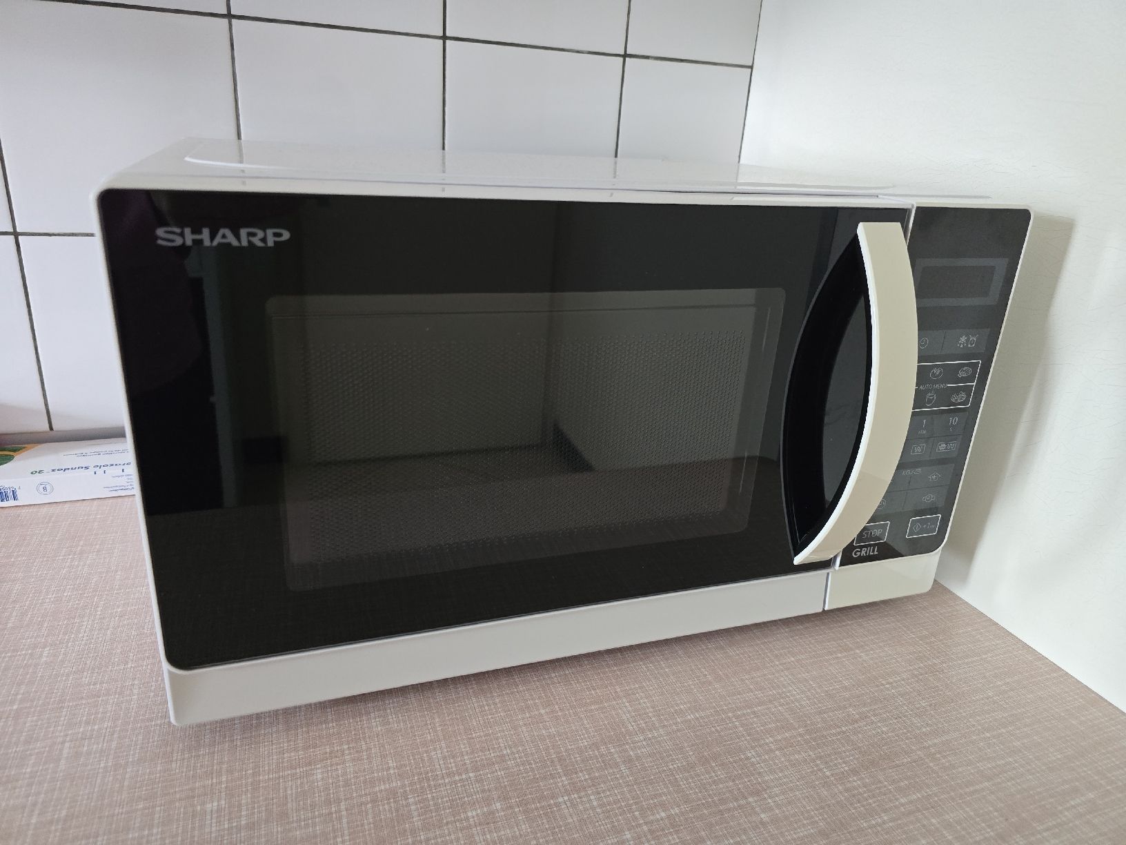 Sharp Forni: Micro-ondes Sharp R-642/R-742 – Nuovo (secondo la descrizione) da Courtelary venduto da syllou1978