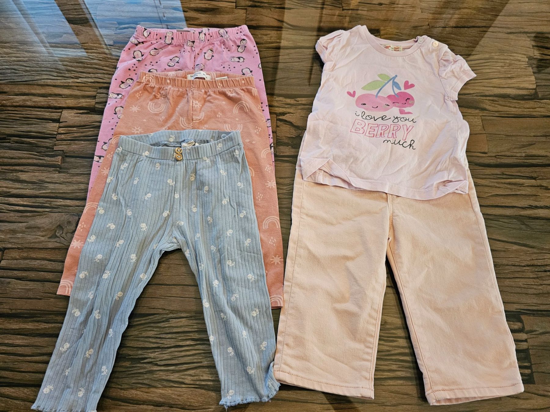 H&M Lotti & Set di vestiti: 18-Teilliges Kleiderpaket Mädchen Gr.86 – Usato da Birr venduto da V-K 5