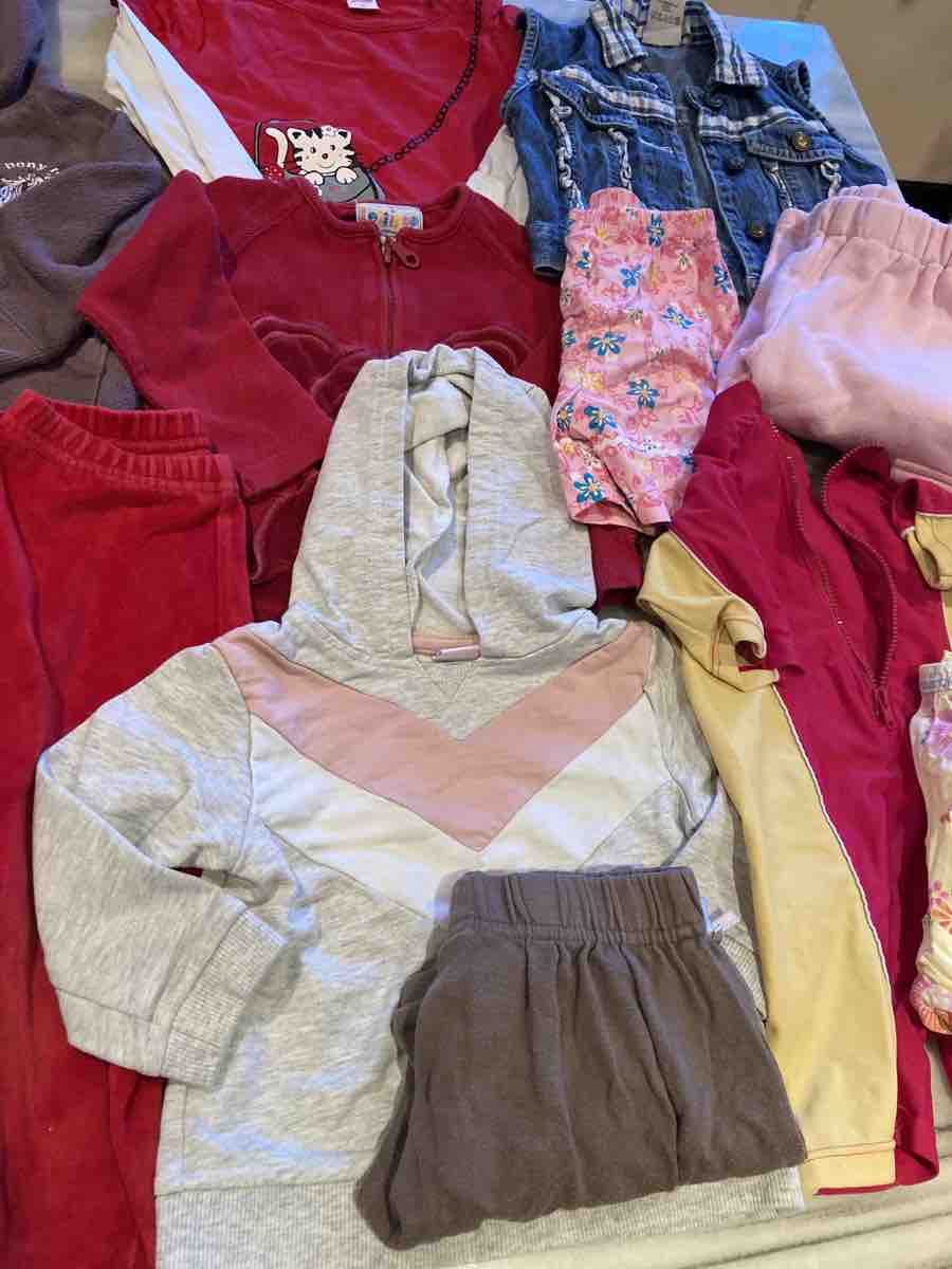 Lotti & Set di vestiti: ab 1.- Kleiderpaket Mädchen Grösse 74/80 nr.1 – Usato da Morschach venduto da leonie87 2