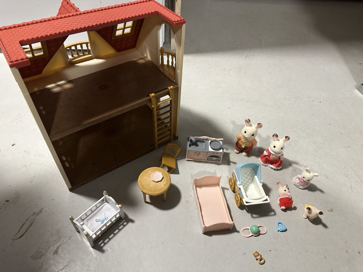Giocattoli: sylvanian haus mit zubehör – Usato da Landquart venduto da lumima 1