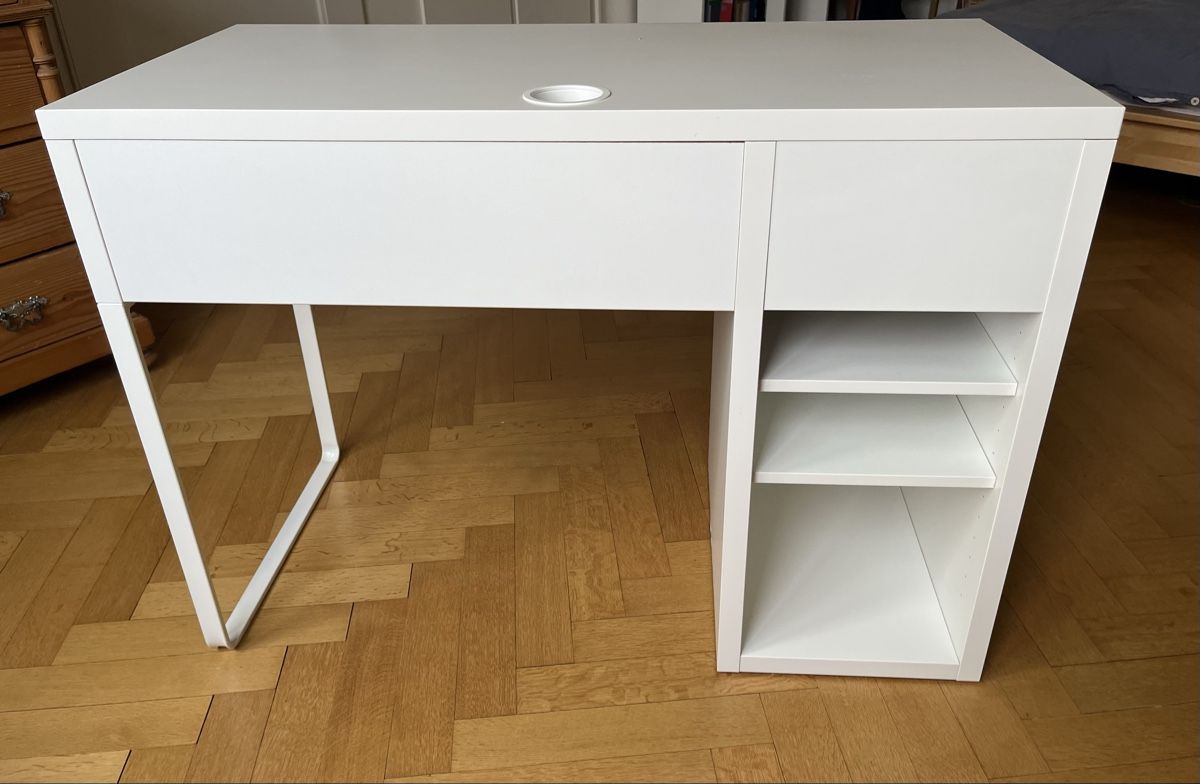 Ikea Scrivanie: Ikea Schreibtisch weiss – Usato da Bern venduto da ann_9ndw 2