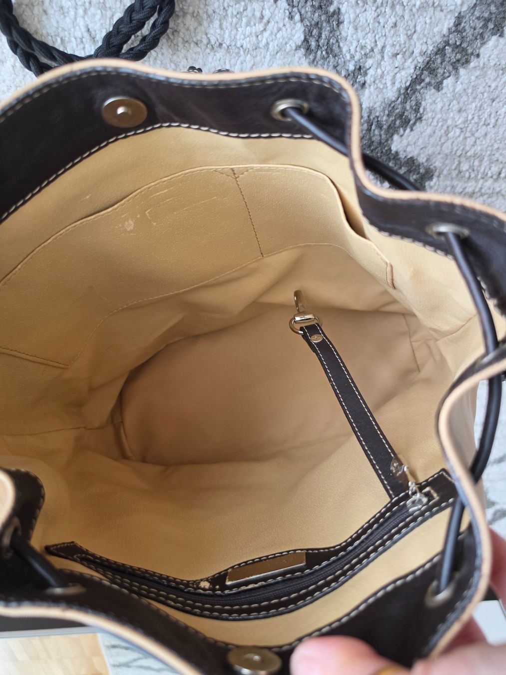 Maison Mollerus Taschen für Damen: Maison Mollerus Beuteltasche Niesen – Gebraucht aus Zürich von Sokaina 2
