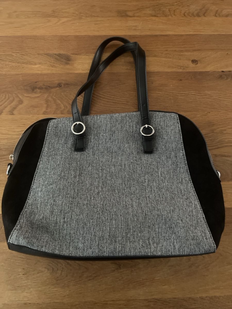 Borse da donna: Damen Handtasche schwarz grau  – Usato da Uznach venduto da Apuutze