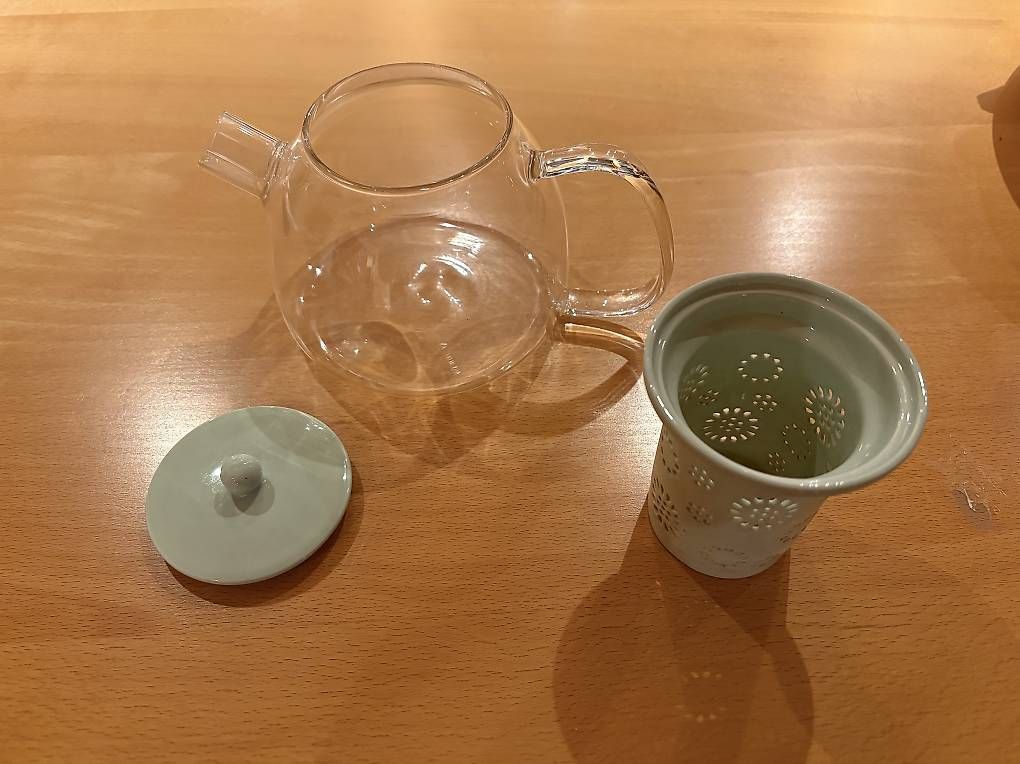 Teiere: Teekanne Glas und Keramik – Usato da Biel-Benken BL venduto da AngiSchaefer 1