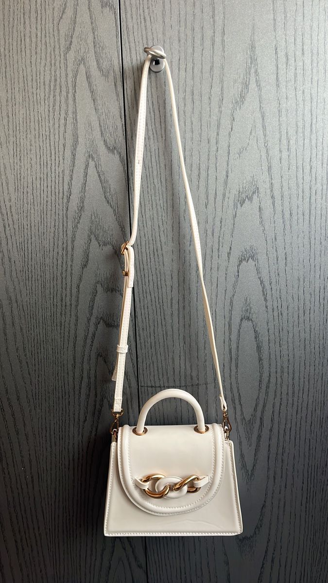 Autres vêtements & accessoires: Sac à bandoulière blanc Zara – D'occasion à Le Locle par Ophelhugy