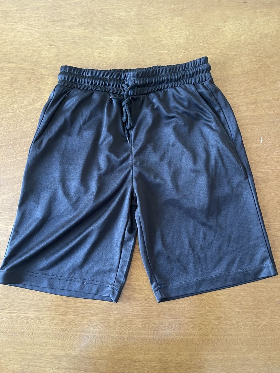 Pantaloni: Sporthose shorts schwarz M – Usato da Zürich venduto da liv125