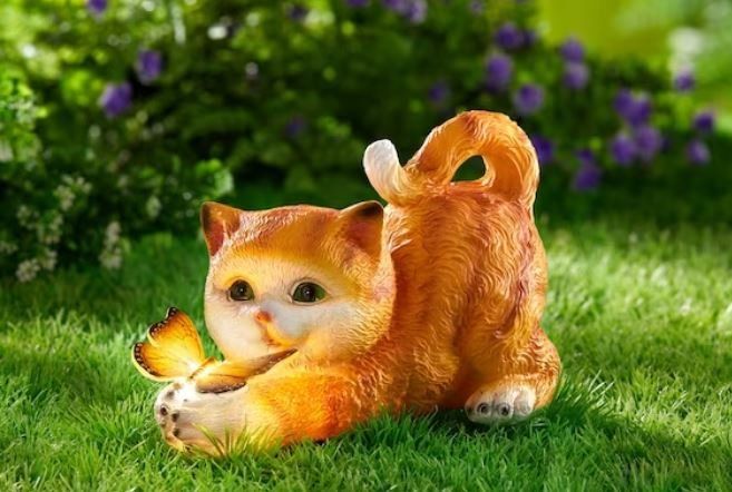 Statuette: SOLAR Katze mit Schmetterling  (21.5 cm) – Nuovo e nell'imballaggio originale da Langenbruck venduto da Gumsi