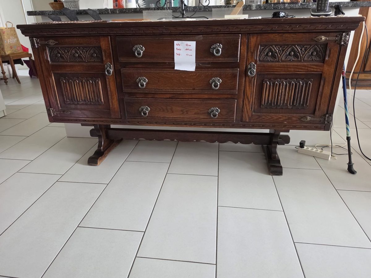 Buffets: Tudor Möbel – D'occasion à Urtenen-Schönbühl par dar_29sw