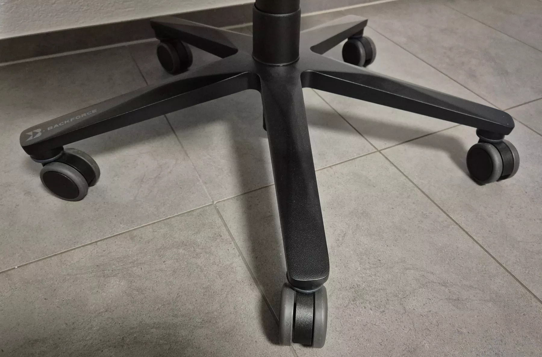 Chaises: BACKFORCE ONE PLUS ALLBLACK STOFF – D'occasion à Lyss par Patri32 7