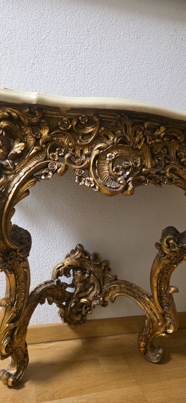 Tavoli: Detailreicher Viktorianischer Konsolentisch – Usato da Kaufdorf venduto da Nati-Nati 2