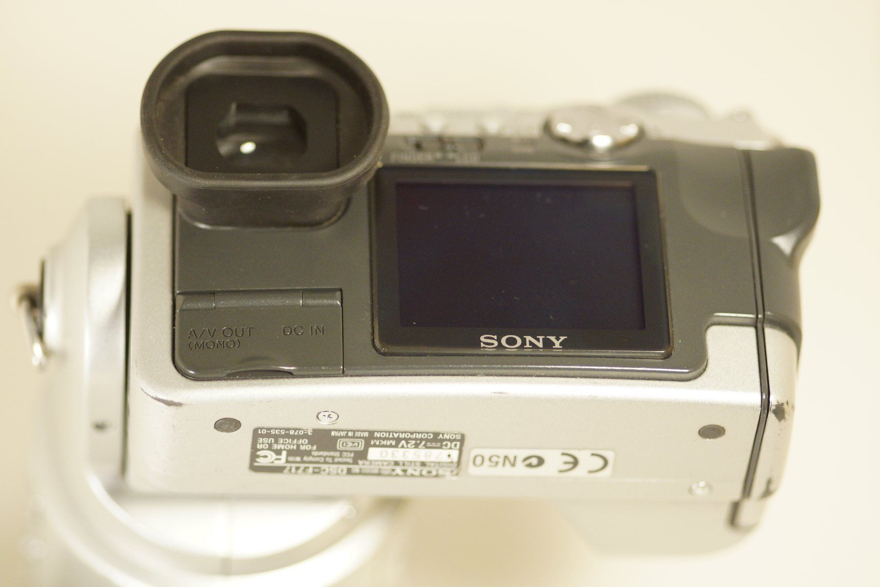 Sony Kamera: Sony DSC-F717 For Parts – Defekt aus Wetzikon ZH von ChrimsChrams 3