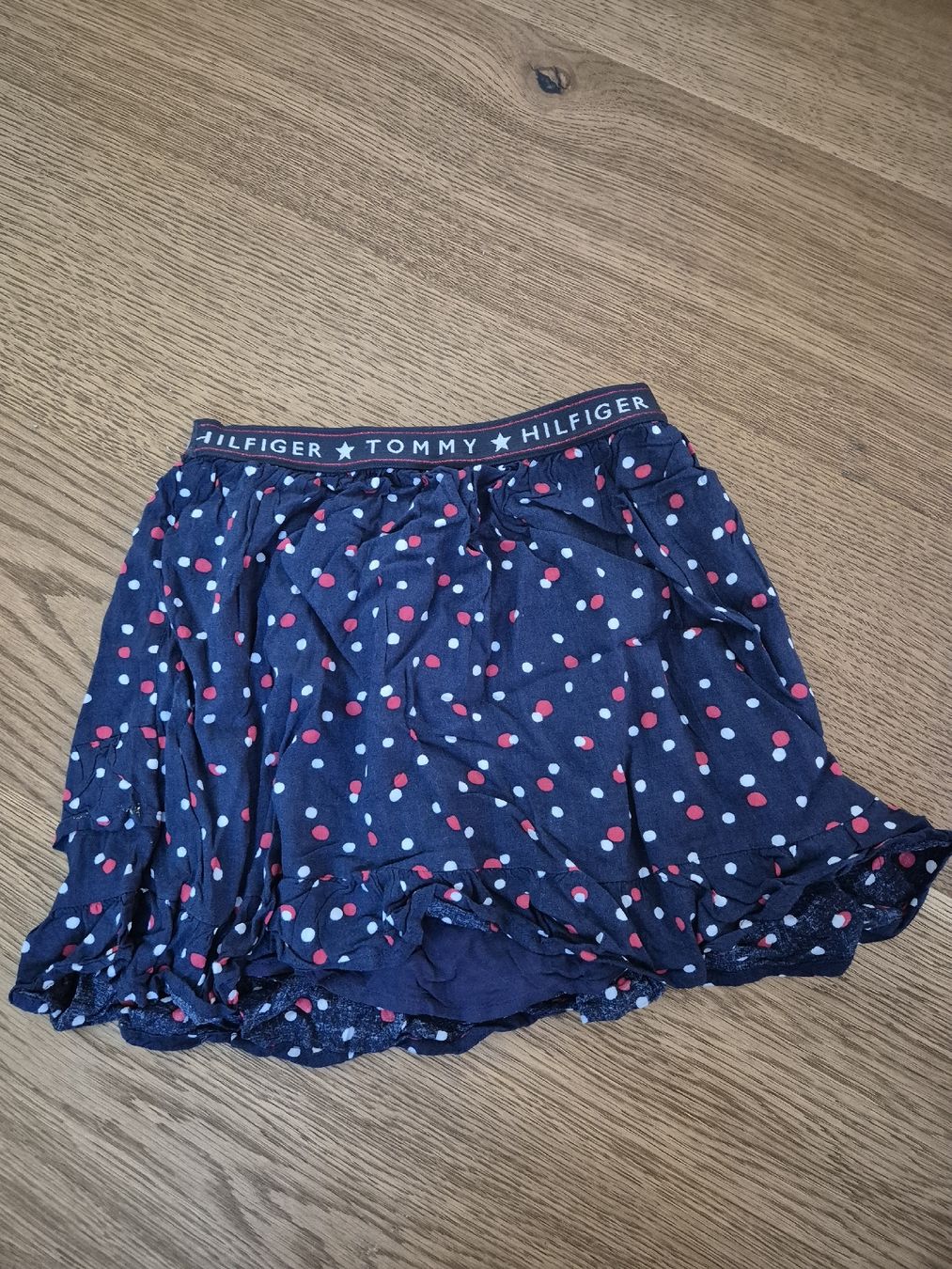 Tommy Hilfiger Vestiti & Gonne: Tommy Hilfiger maedchen rocke Gr.128 – Usato da Ostermundigen venduto da Louhdezd 2