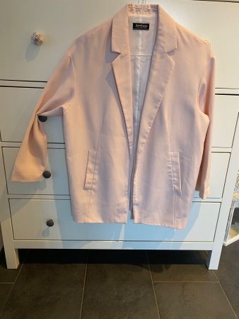 Schicker Blazer in Rosé, Gr. 36, Stradivarius gefüttert