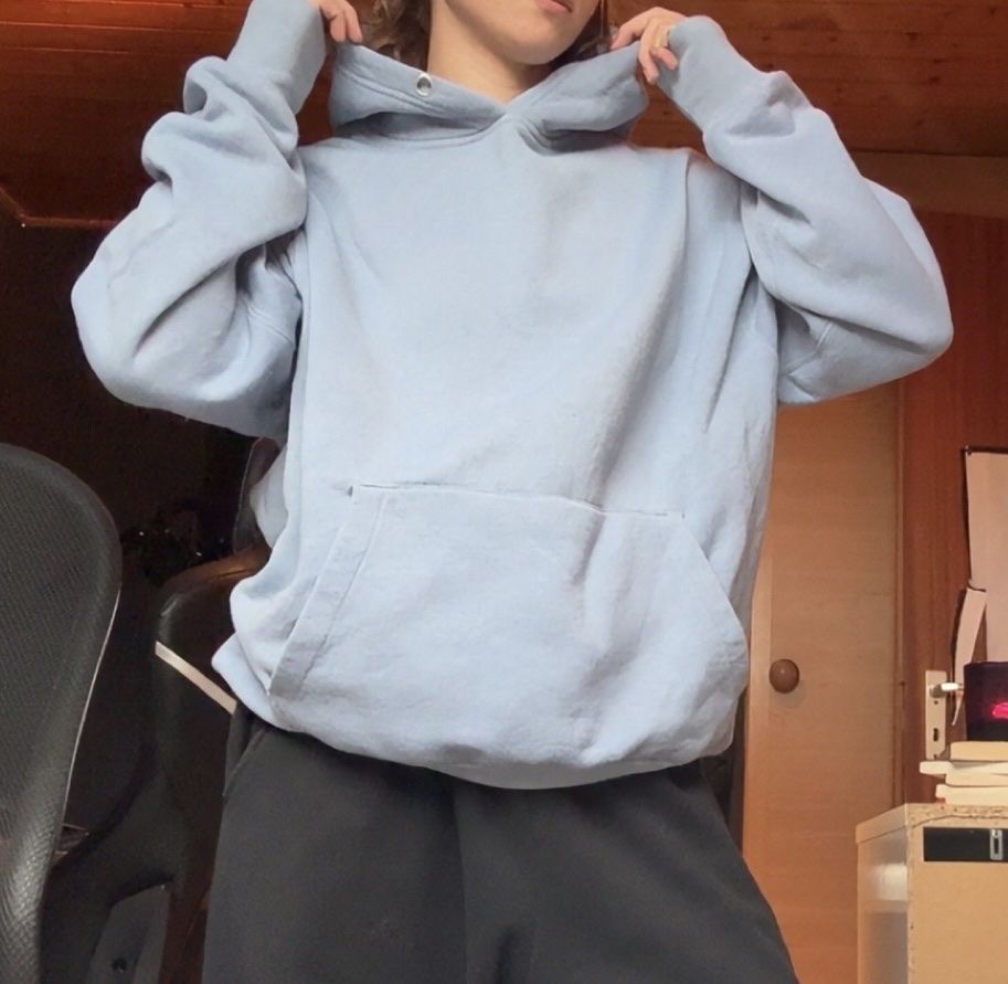 Pull&Bear Pulls & Sweat-shirts: Kapuzenpullover hellblau Unisex wie neu – D'occasion à Hausen AG par boh_6kck