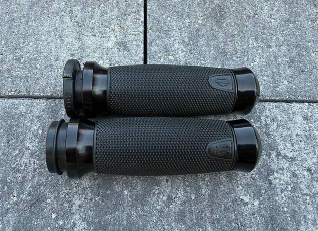 Toutes les pièces détachées moto: Harley Davidson Griffe NEU – D'occasion à Muttenz par Mbrunen