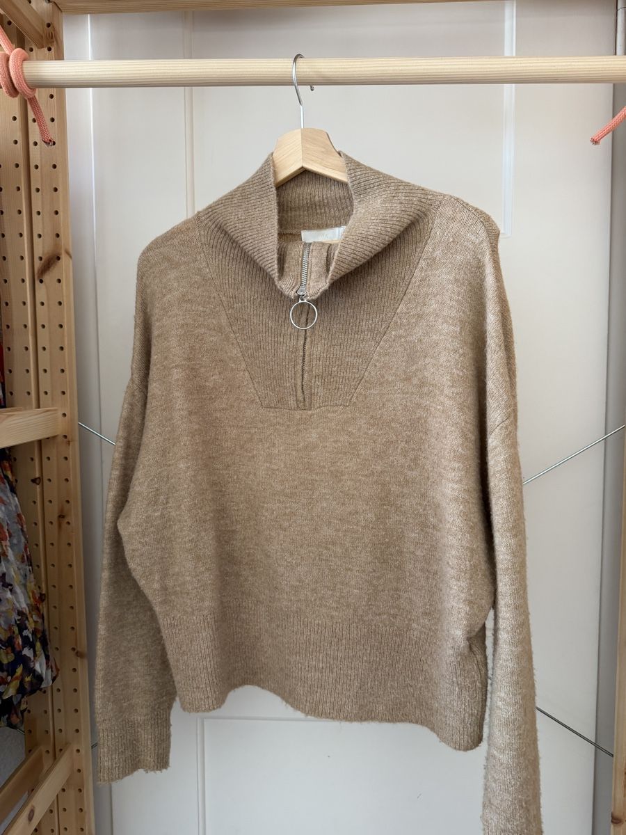 H&M Pulls & Sweat-shirts: Strickpullover H&M – D'occasion à Zürich par Nadgb1303