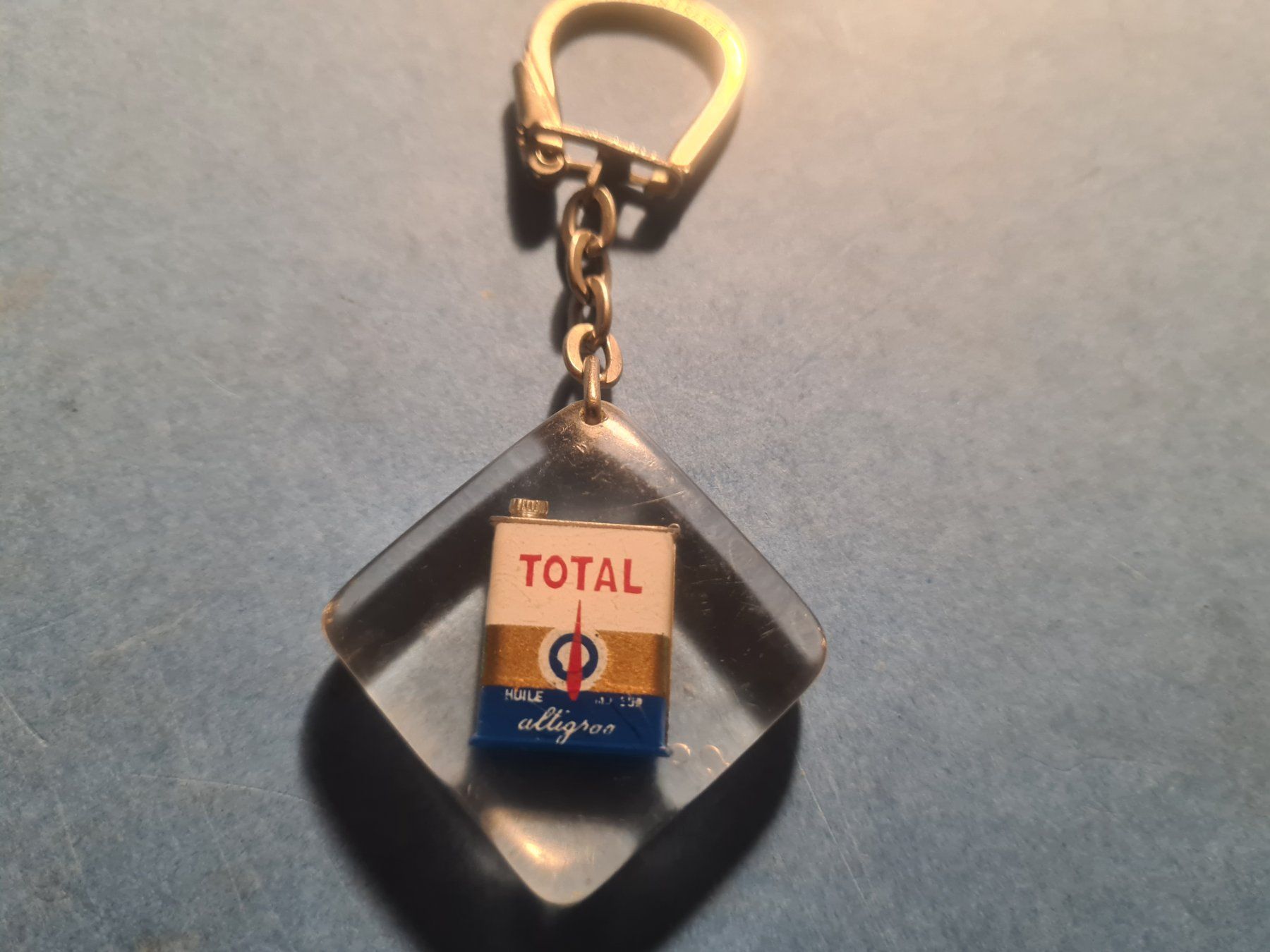 Accessori per altri veicoli: TOTAL  BIDON  PORTE-CLE  VINTAGE  COLLECTION – Usato da Bellevue venduto da BURGOLMANIA