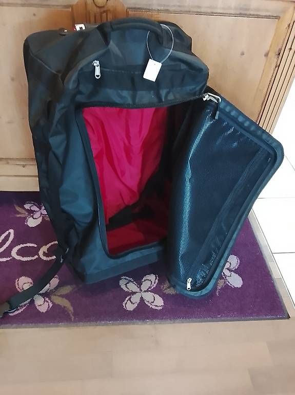 North Face Taschen: North Face Reisetasche mit Rollen – Gebraucht aus Neuhausen am Rheinfall von galleria13 2