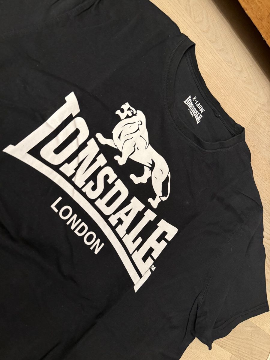 Lonsdale T-shirt: 3 Lonsdale T-Shirts Grösse X-Large – Usato da Rubigen venduto da Elmacino 2