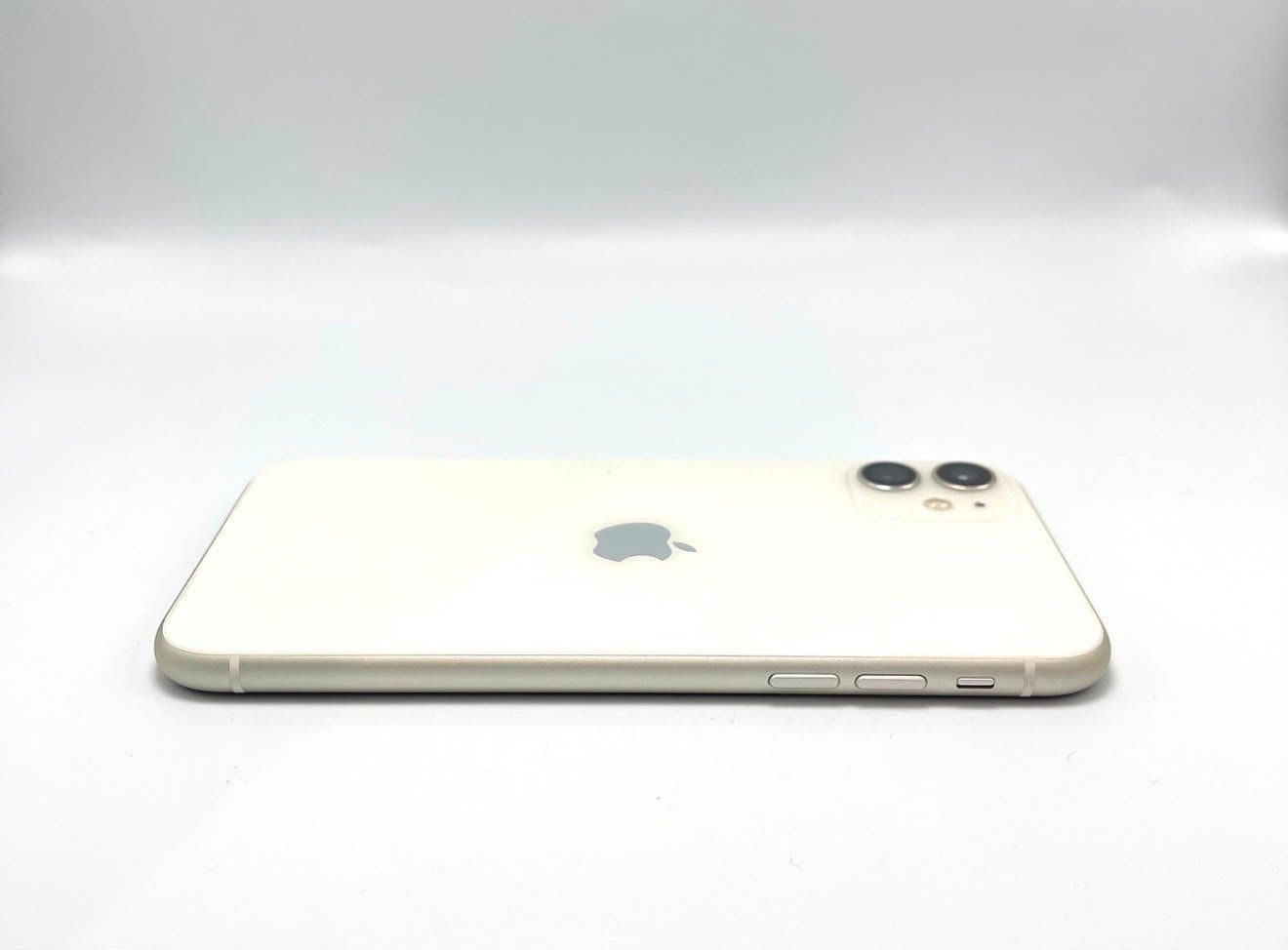 Apple Telefoni cellulari / Smartphones: iPhone 11 128GB Excellent Condition – Usato da Luzern venduto da Waince786 4