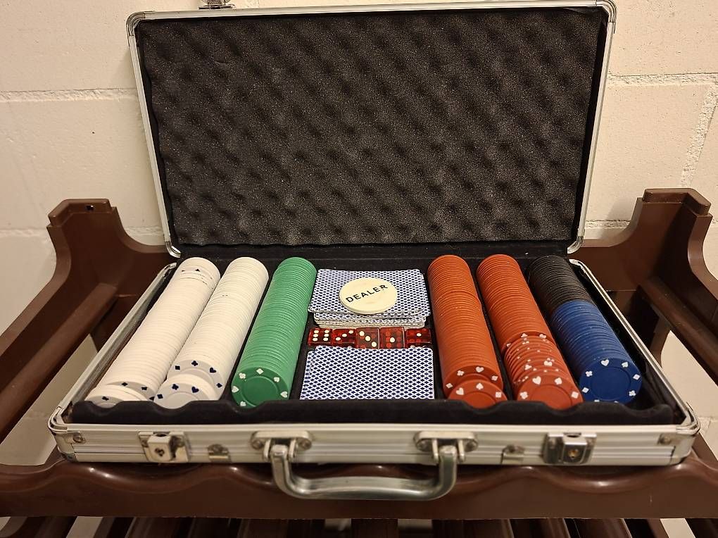 Jeux: Pokerspiel – Neuf (Voir description) à Wimmis par Guterhandel