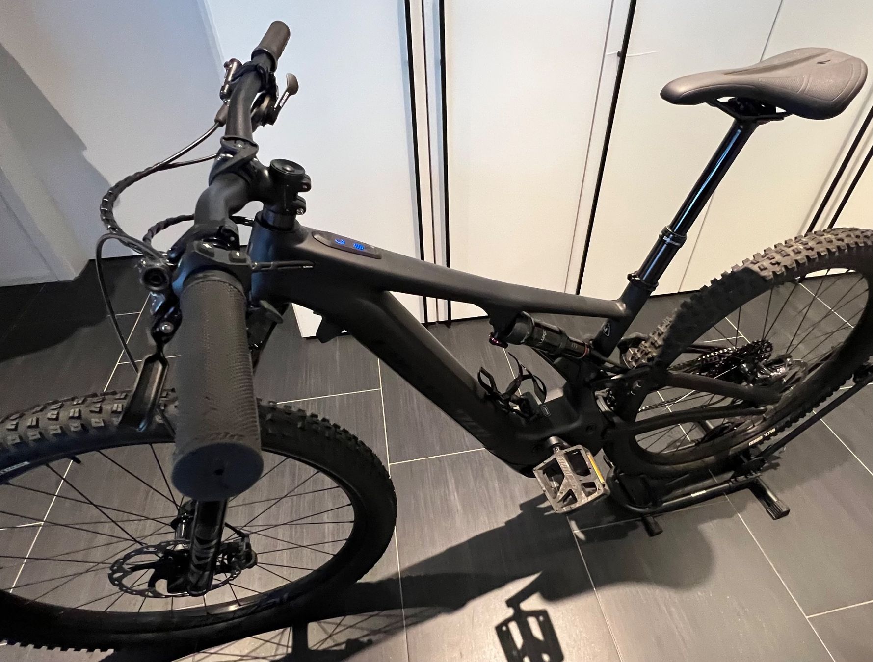 Specialized Velos: SPECIALIZED TURBO LEVO COMP GR. M 700WH – Gebraucht aus Bützberg von  3