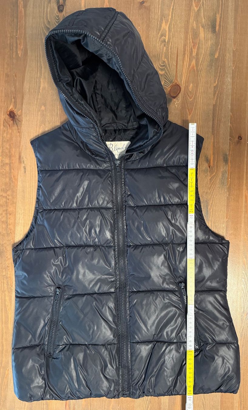 Gilet & Giacche senza maniche: Schwarze Weste mit Kapuze, Grösse M, Blend Collection – Usato da Altdorf UR venduto da Mini037 6