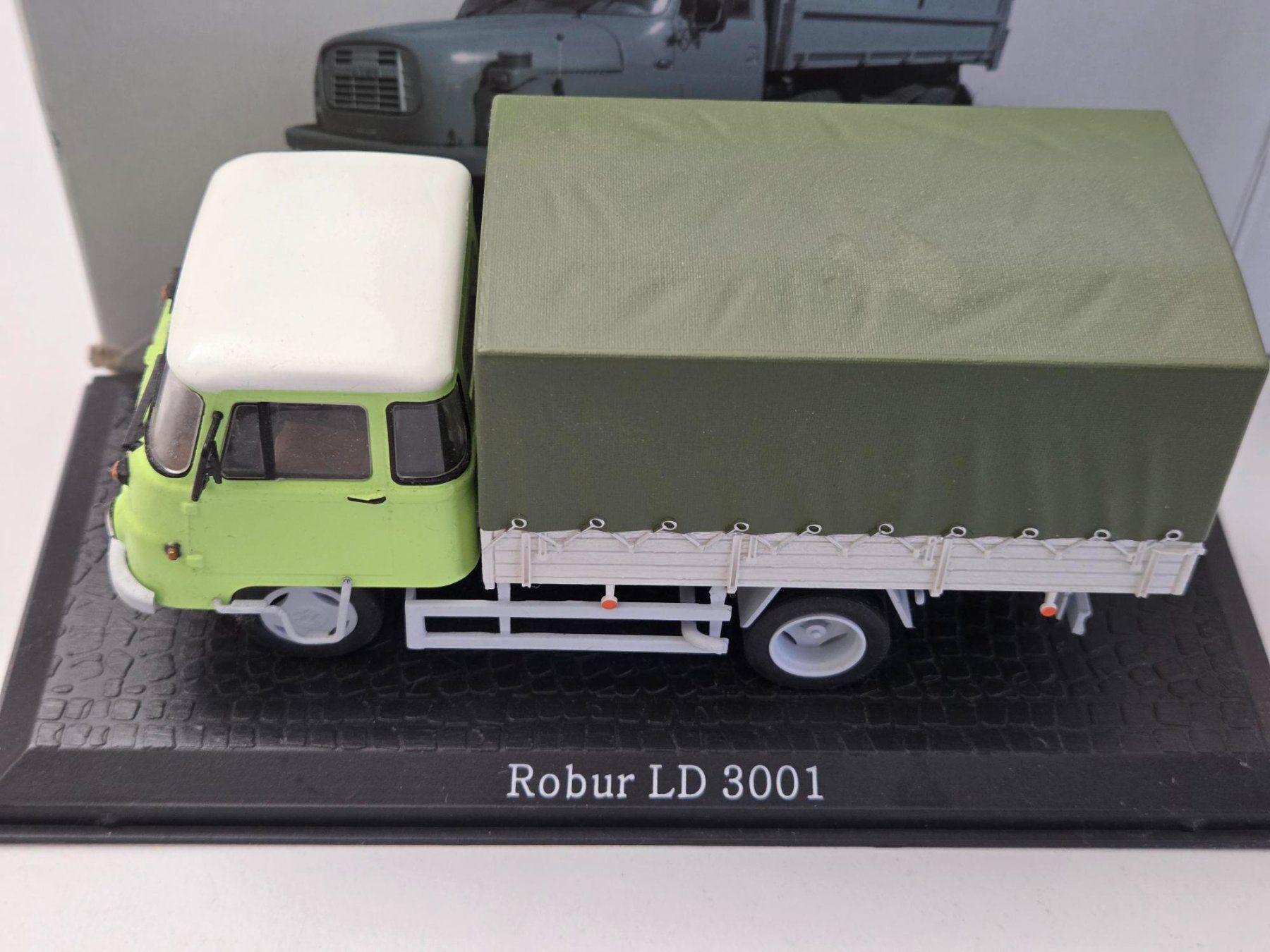 Modellini d'auto: Modellauto Robur LD 3001 Pritsche Plane 1:43 – Nuovo (secondo la descrizione) da Luzern venduto da Kartenansicht