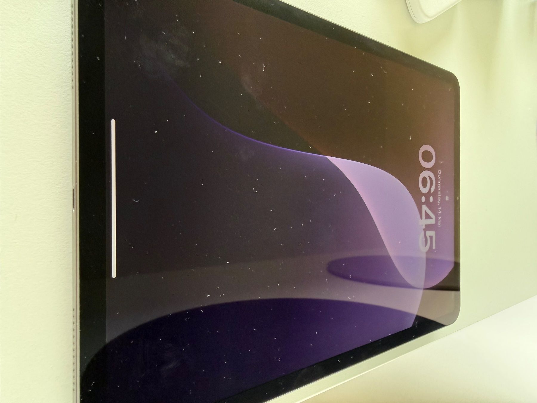Apple Tablet PC: iPad Pro 11" (2. Gen. 2020) 256 GB Space Grey & Logitech – Usato da Greifensee venduto da 315ch1 4