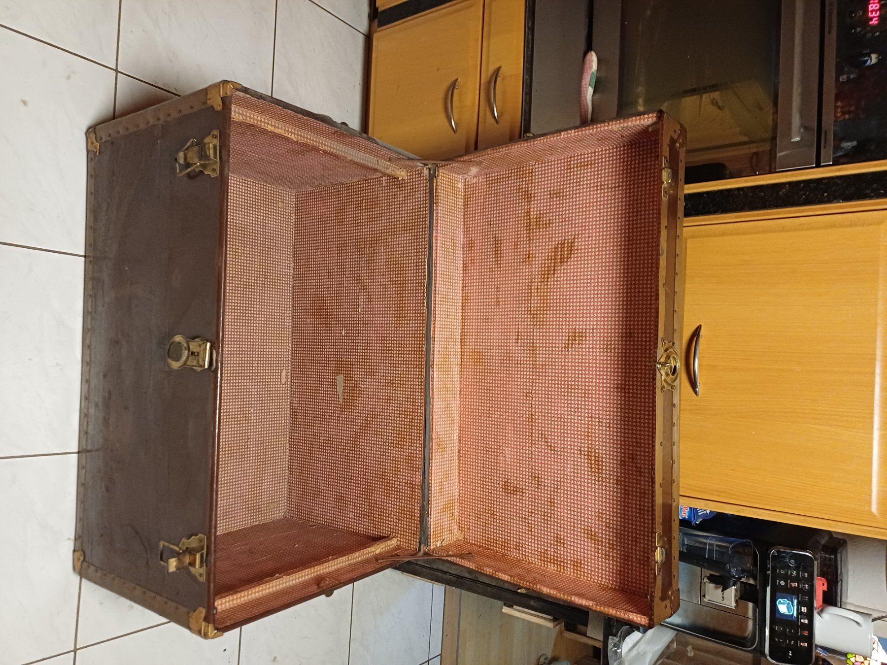 Cassapanche: ANTIKE TRUHE AUS DEN 30IGER – Usato da Zullwil venduto da imh_lq9s 3