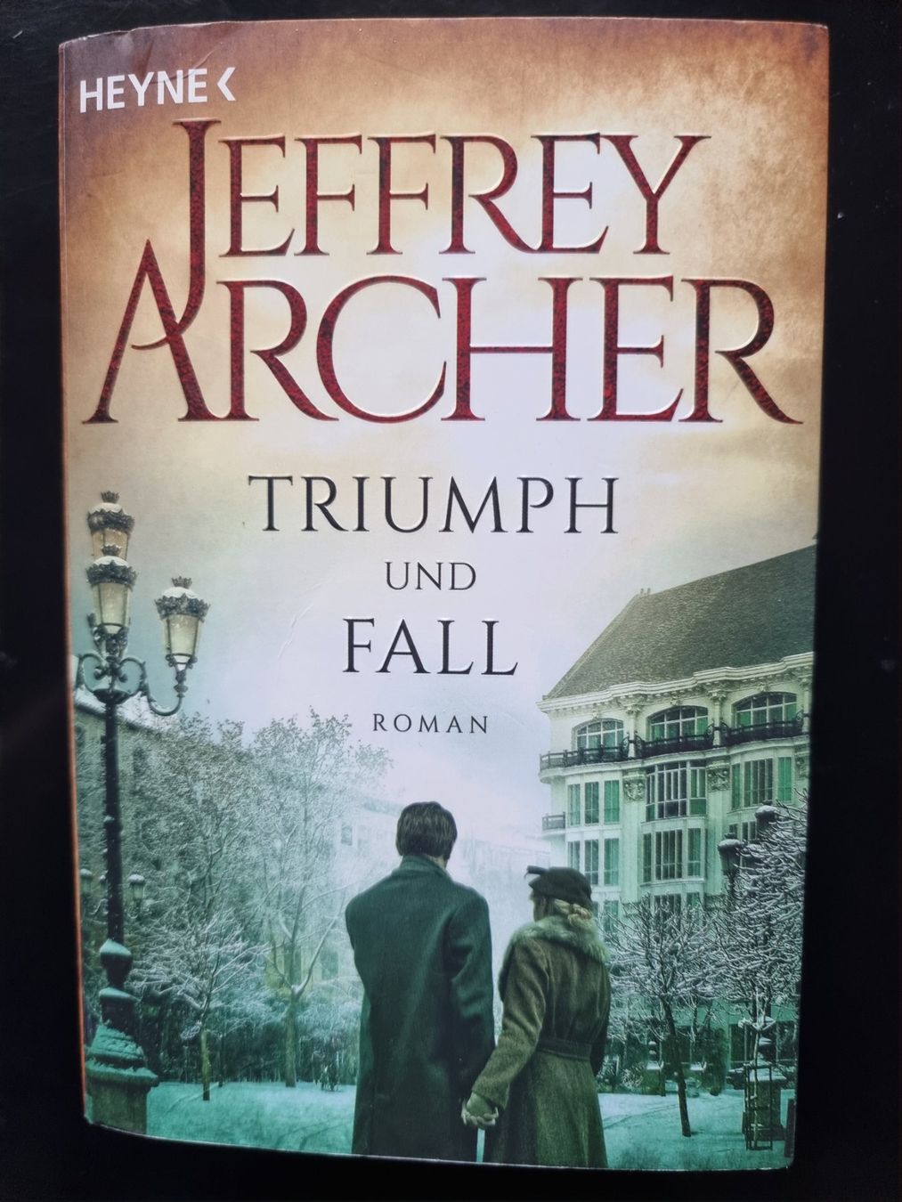 Libri: Jeffrey Archer Triumph und Fall – Usato da Arosa venduto da horseracing