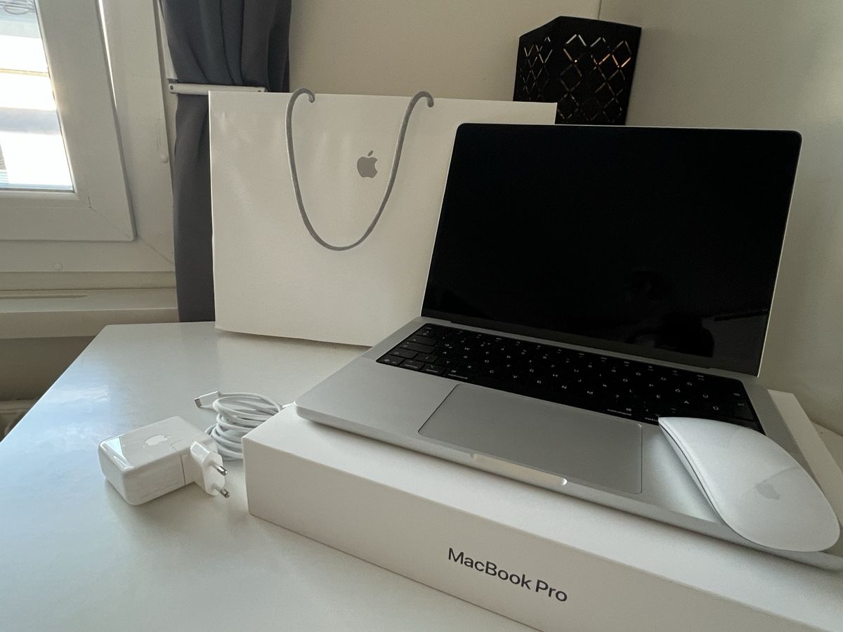 Apple Portables: Mackbook Pro – Neuf (Voir description) à Küssnacht par fbe_bk99 2