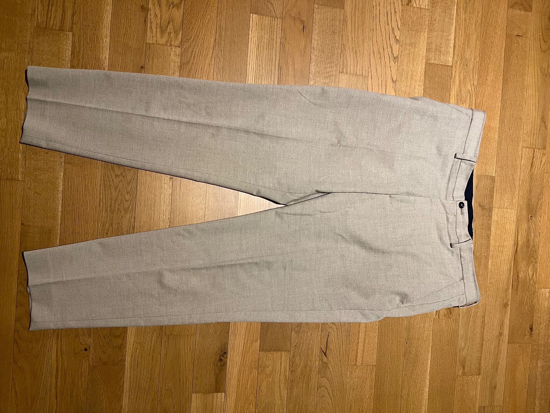 Zara Pantaloni: Hose Zara beige – Usato da Altendorf venduto da wqv_97
