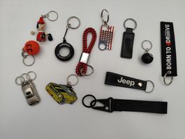 Collection de 13 portes-clés