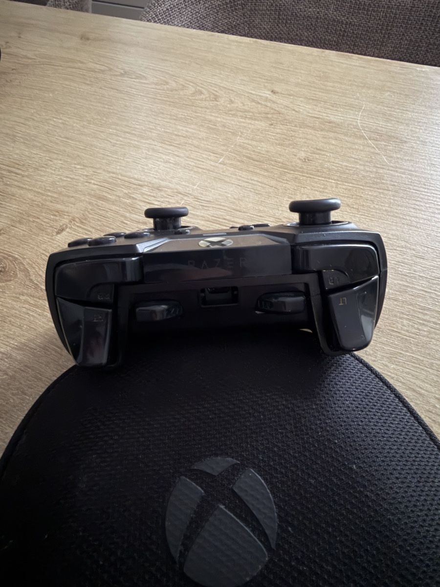 Razer Controller: Xbox Razer Wolverine Tournament Edition Controller – Usato da Grindelwald venduto da TSG-G-Town 2